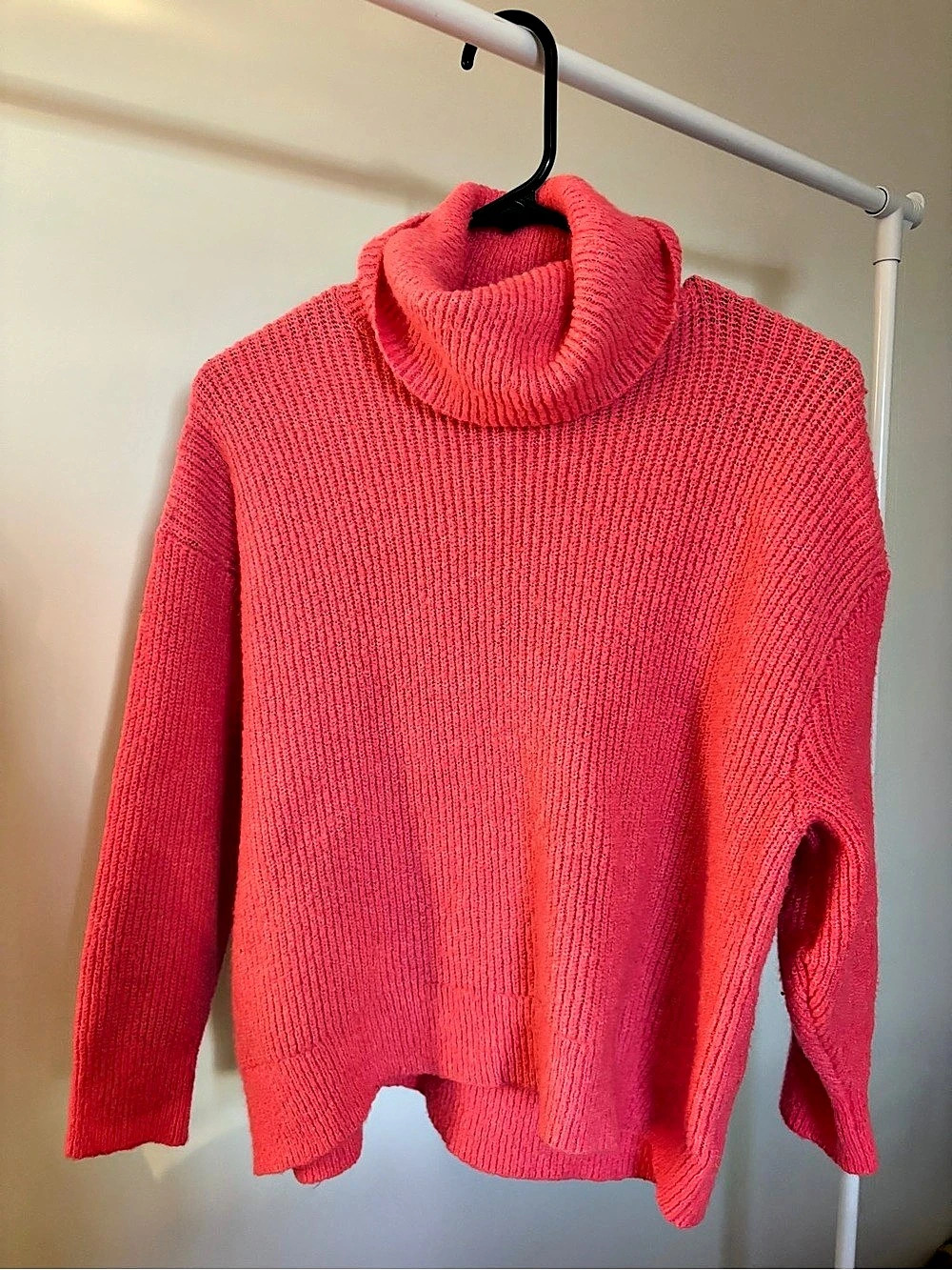 Divided h&m Cowl Neck Sweater in Pink Size Medium
